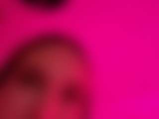 Live cam show with JaquelynCorolis - Big Ass MILF on Hubzter Live