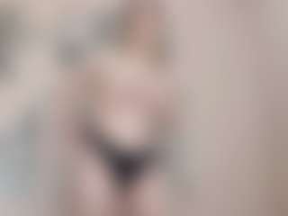 Live cam show with JeseniaCerrato - Teen (18+) on AdultVida.com
