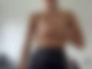 Live cam show with MarjoryNurthen - Double Penetration on Camming Site