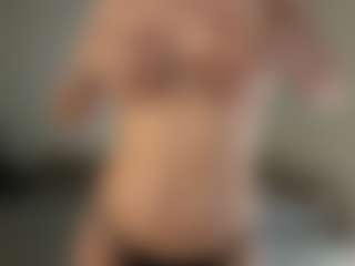 PeachyVibes's Live Sex Cam Show