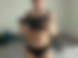 PeachyVibes's Live Sex Cam Show