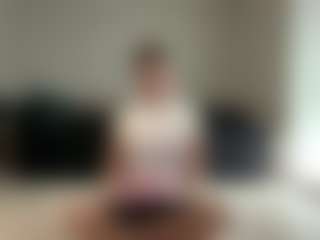 PeachyVibes's Live Sex Cam Show