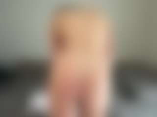 PeachyVibes's Live Sex Cam Show