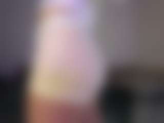 Live cam show with PeachyVibes - Green Eyes on Dare Cams