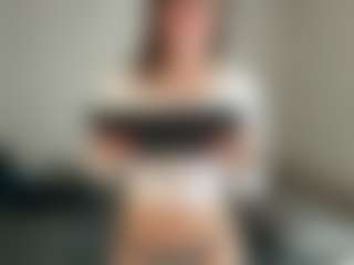 Live cam show with PeachyVibes - Upskirt on AdultVida.com
