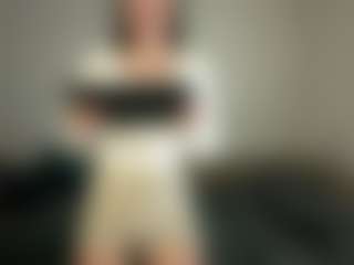 Live cam show with PeachyVibes - Upskirt on Taboo Cams XXX