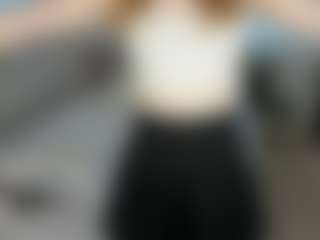 Live cam show with TinyLili - Moaning on Pornisteam.com