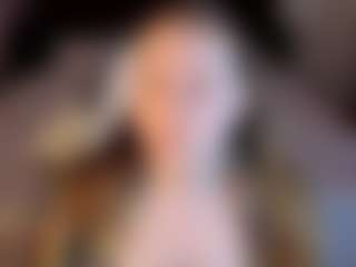 Live cam show with TinyLili - Average on LiveSexCams6