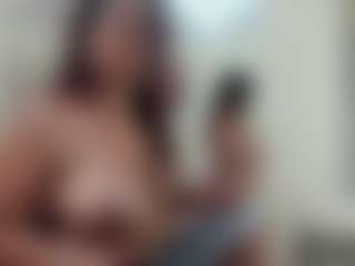 Live cam show with alma-alvaress - Moaning on PervPlay.com