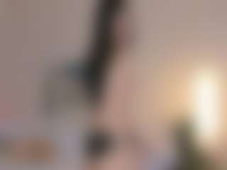 Bella's Live Sex Cam Show