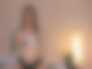 Bella's Live Sex Cam Show
