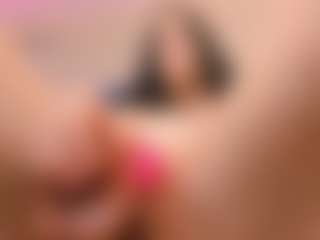 Bella's Live Sex Cam Show