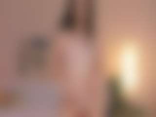 Live cam show with Bella - Small Tits Teen (18+) on Camming Site