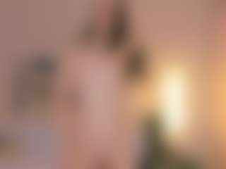 Bella's Live Sex Cam Show