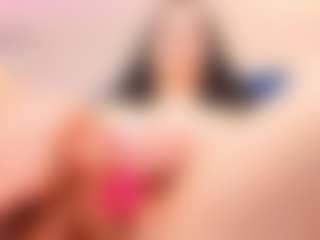 Live cam show with Bella - Green Eyes on Camsoda