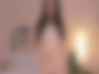 Bella's Live Sex Cam Show