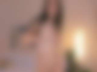 Bella's Live Sex Cam Show