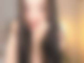 Live cam show with Bella - Petite on xDating