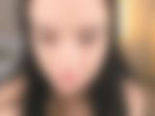Live cam show with Bella - Green Eyes on xDating