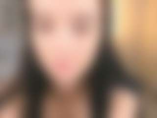 Live cam show with Bella - Green Eyes on Instabang
