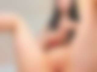 Live cam show with Bella - Camel Toe on makecum.org