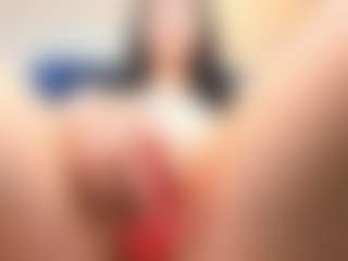 Live cam show with Bella - Skinny on boobsie.com