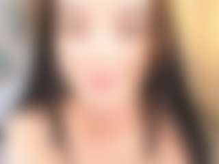Live cam show with Bella - Camel Toe on madthumbs