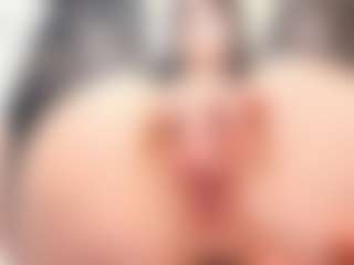 Bella's Live Sex Cam Show