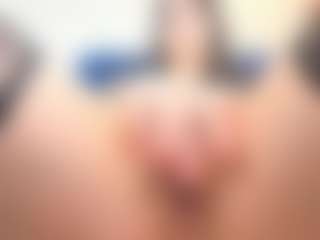 Bella's Live Sex Cam Show