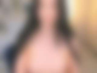 Live cam show with Bella - Striptease on Camsoda