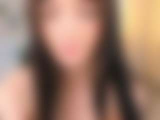 Live cam show with Bella - Green Eyes on StripNow