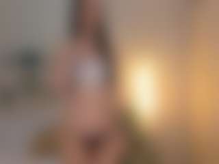 Bella's Live Sex Cam Show