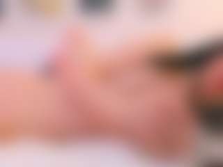 Live cam show with Bella - Camel Toe on Dolls Live