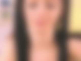 Live cam show with Bella - Green Eyes on CamClone