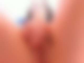 Bella's Live Sex Cam Show