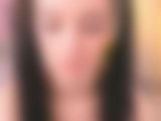 Bella's Live Sex Cam Show