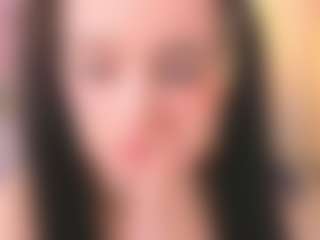 Bella's Live Sex Cam Show