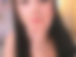 Bella's Live Sex Cam Show