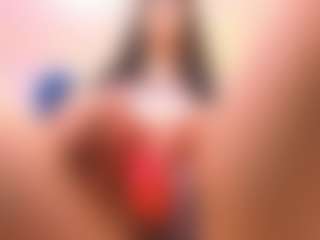 Live cam show with Bella - Sexy on friskycurves.com