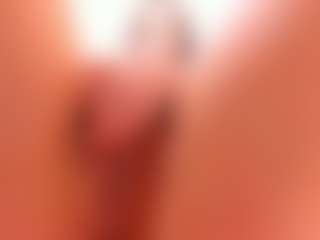 Live cam show with Bella - Camel Toe on boobsie.com