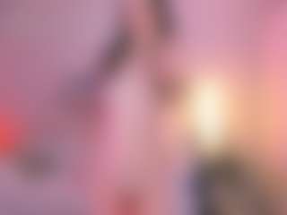 Bella's Live Sex Cam Show