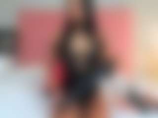 Live cam show with Dhania - Small Tits on SxyPornLive