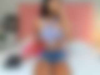 Live cam show with Dhania - Brown Hair on Camsoda