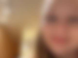 EleonoreBirkenmeier's Live Sex Cam Show