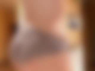 Live cam show with EleonoreBirkenmeier - Housewife on TeamSkeetLive