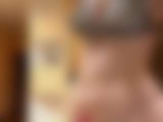 Live cam show with EleonoreBirkenmeier - Oil on Free Soda