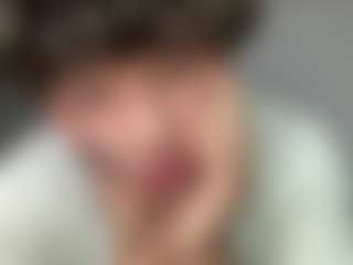 Live cam show with KingCezz - Smoking on Camsoda