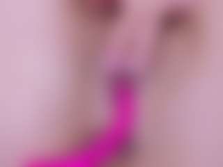Live cam show with RachelTom - Spank on fuklive.com