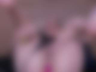 Live cam show with RachelTom - Tease on Camming Site