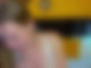 Show live cam dengan DaleGomez - Petite Teen (18+) di Camsoda